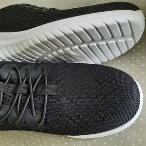 Adrienne Vittadini Black Lace Up Sport Sneakers Size 6 1/2